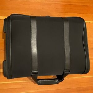 Vocier C38 no-wrinkle suit carry-on